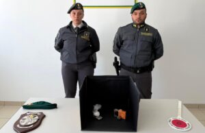 Olbia, trovato con vari grammi di cocaina e hashish: 26enne in manette | Video