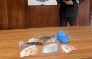 Sassari, spaccio in casa: arrestato un uomo con cocaina e contanti