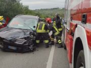 Sassari, schianto tra auto e furgone: due feriti estratti dai Vigili del fuoco