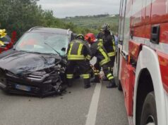 Sassari, schianto tra auto e furgone: due feriti estratti dai Vigili del fuoco