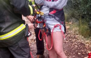 Cala Gonone, restano intrappolati in un sentiero: 4 turisti salvati dai Vigili del fuoco