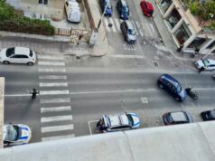 Scontro auto-moto a Cagliari, ferito un motociclista in via della Pineta