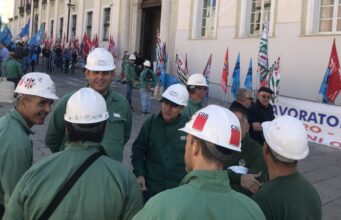 Eurallumina, sindacati in allarme: “Rischio stop e stipendi”