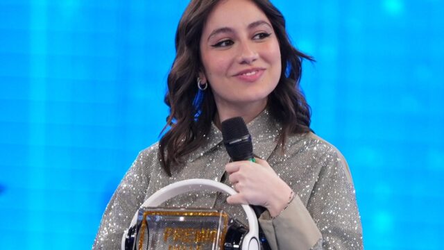 Angie vince premio delle Radio