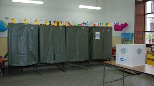 seggio-elettorale-cabina