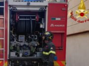Paura a Cagliari, incendio al piano terra di una palazzina in via Canelles