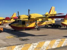 Guspini, disastro sfiorato tra un Canadair e un SuperPuma: atterraggio d’emergenza
