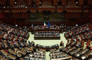Legge elettorale, la Camera approva la riforma: ecco come cambia | Proteste dall’opposizione