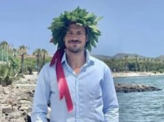 Daniele Dessena si laurea a Cagliari, la festa con la moglie in videochiamata