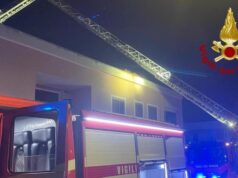 Paura a Sassari, fiamme nella veranda di un appartamento: una persona intossicata