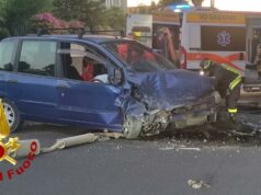 Sassari, auto contro un pilone della sopraelevata: ferito il conducente