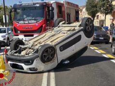 Olbia, auto si ribalta in via dei Lidi: ferita la conducente