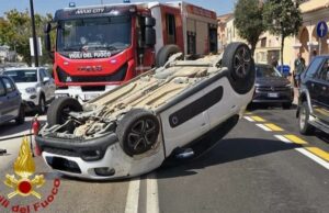 Olbia, auto si ribalta in via dei Lidi: ferita la conducente
