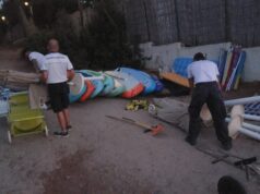 Pula, attrezzature lasciate in spiaggia: la Guardia Costiera sequestra tutto