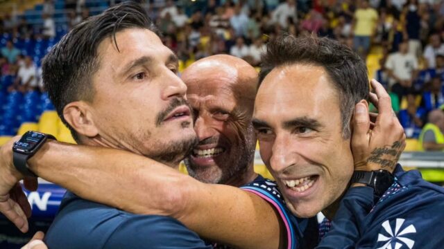 Pisacane con lo staff