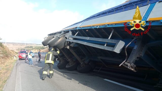 autoarticolato-incidente-macomer