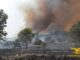 Giave, drammatico incendio: in azione elicotteri e tre Canadair | Video