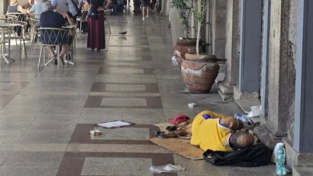 via Roma Cagliari bivacco