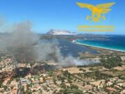 San Teodoro, incendio vicino alla Cinta: evacuata azienda agricola