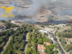 Macomer, fiamme a Funtana Giaga: evacuata una famiglia