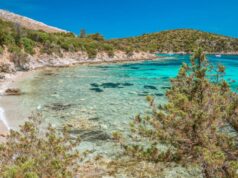Adam Sandler, da Hollywood a Cala Moresca: spiaggia chiusa un mese per il nuovo film