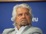 M5s, sotto il fuoco “amico” tra Pd e Grillo | La replica al fondatore: “Falsità e livore”