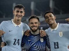 Rodriguez, debutto con l’Uruguay: foto con Nandez per celebrare il momento