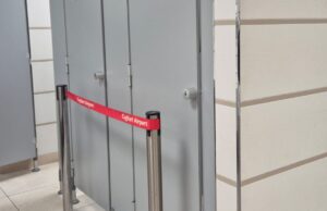 Aeroporto di Cagliari-Elmas, pochi bagni aperti ai gate: proteste dei viaggiatori