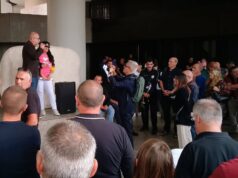 Cagliari, pastori in protesta in consiglio regionale: “Latte almeno ad 1,50€ per litro”